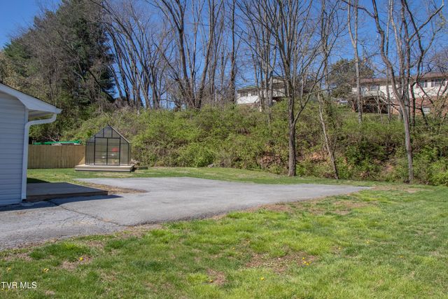 1276 Old Airport Road, Bristol, VA 24201