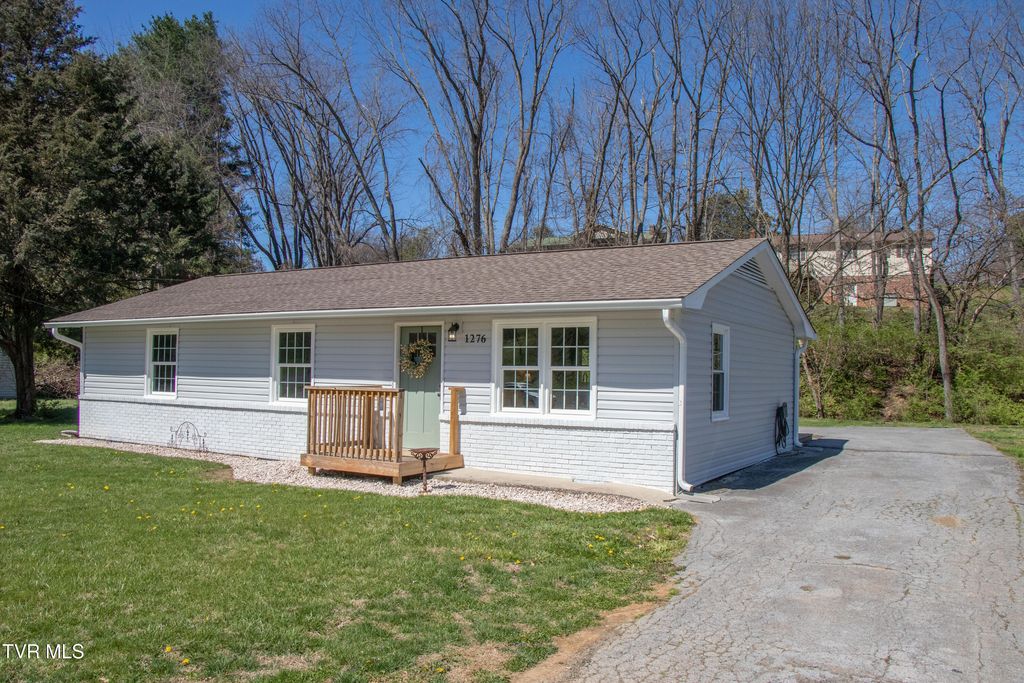 1276 Old Airport Road, Bristol, VA 24201