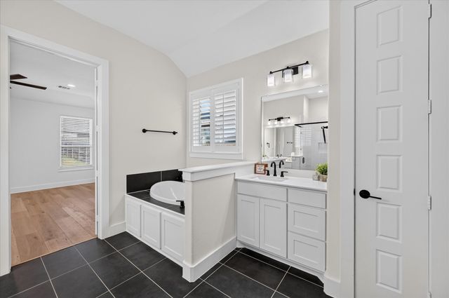 187 Honey Lane, Waxahachie, TX 75165