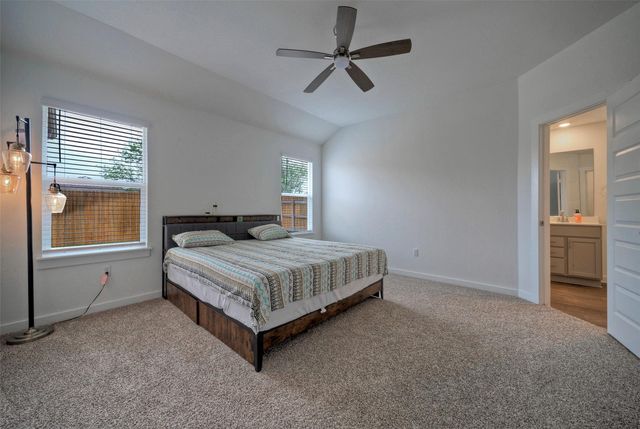 305 ELM CREEK DR, Hutto, TX 78634