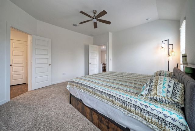 305 ELM CREEK DR, Hutto, TX 78634