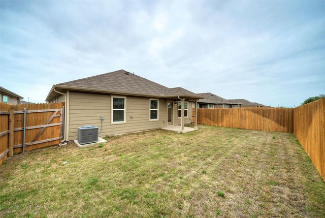 305 ELM CREEK DR, Hutto, TX 78634