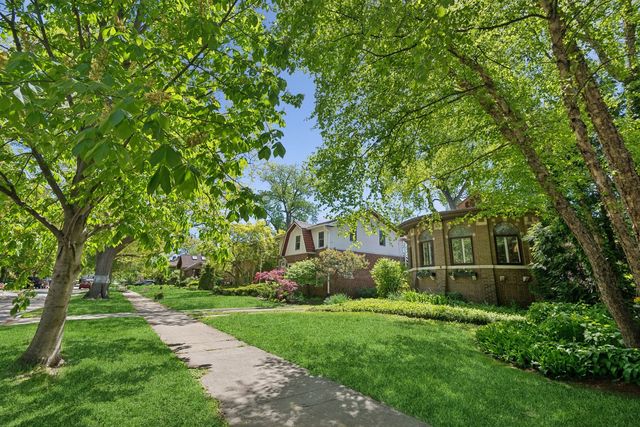 1114 Dobson Street, Evanston, IL 60202
