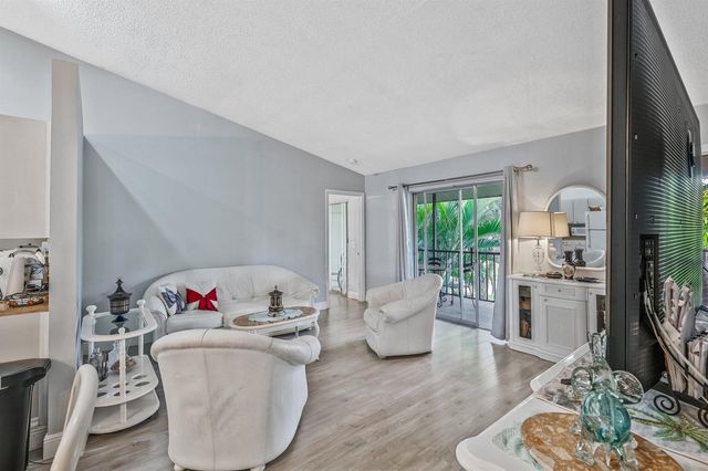 6544 Chasewood Drive H, Jupiter, FL 33458
