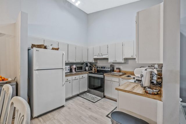 6544 Chasewood Drive H, Jupiter, FL 33458