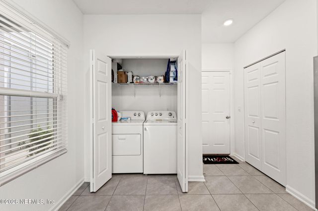 9049 GIFFORD Drive, Jacksonville, FL 32220