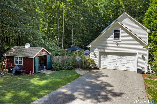 391 Squaw Hollow Road, Ashford, CT 06278