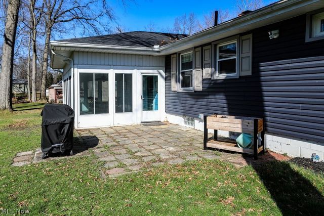 17997 Hillcrest Drive, Lake Milton, OH 44429