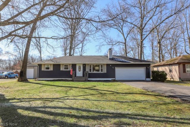 17997 Hillcrest Drive, Lake Milton, OH 44429