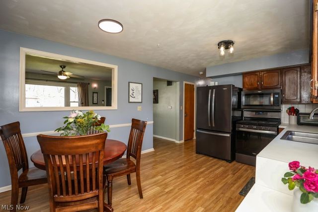 17997 Hillcrest Drive, Lake Milton, OH 44429