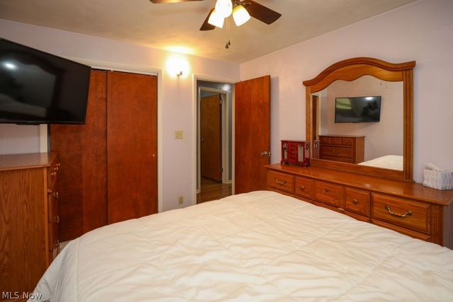 17997 Hillcrest Drive, Lake Milton, OH 44429