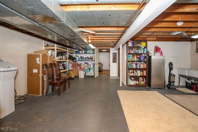 17997 Hillcrest Drive, Lake Milton, OH 44429