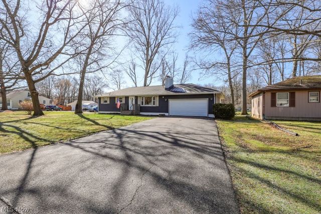 17997 Hillcrest Drive, Lake Milton, OH 44429