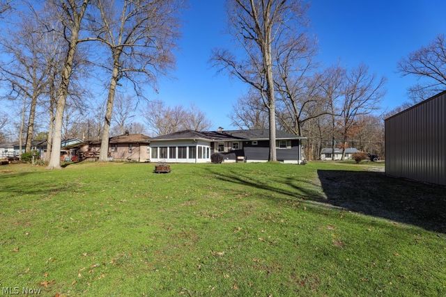 17997 Hillcrest Drive, Lake Milton, OH 44429