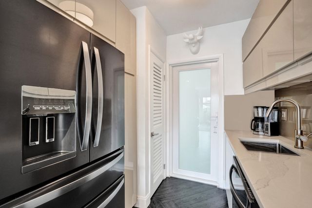 3250 NE 28TH Street 306, Fort Lauderdale, FL 33308