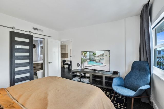 3250 NE 28TH Street 306, Fort Lauderdale, FL 33308