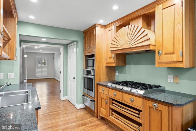 129 PLUM ST, Moorestown, NJ 08057