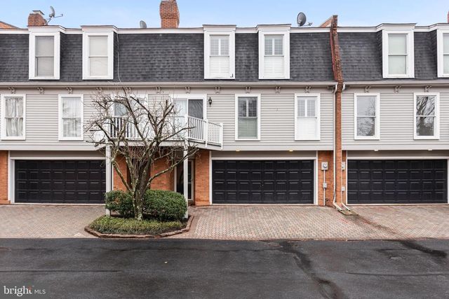 129 PLUM ST, Moorestown, NJ 08057
