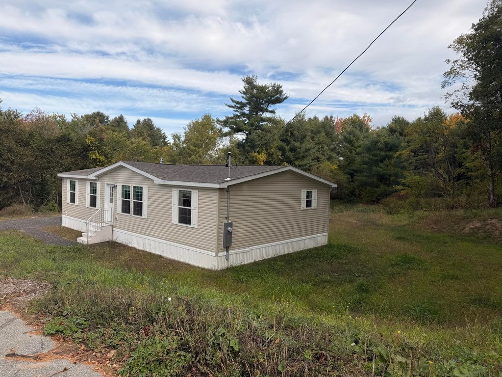109 Coburn Street, Auburn, ME 04210 — exterior