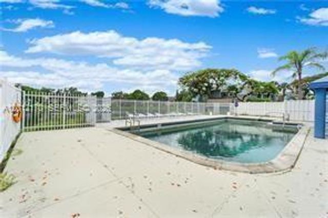 2024 Champions Way, North Lauderdale, FL 33068