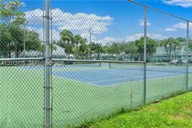 2024 Champions Way, North Lauderdale, FL 33068