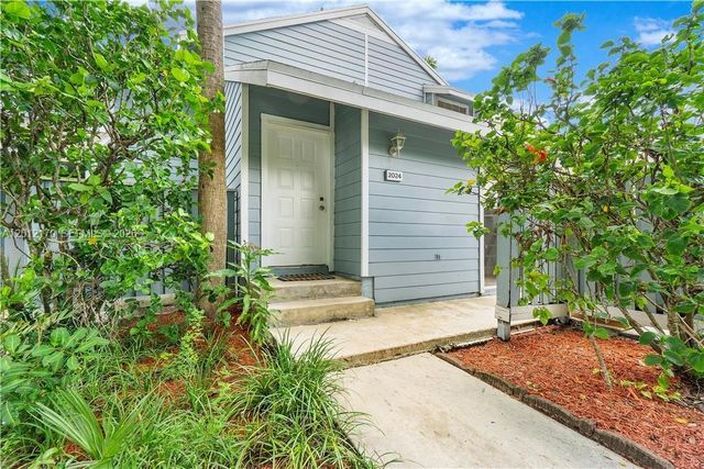 2024 Champions Way, North Lauderdale, FL 33068