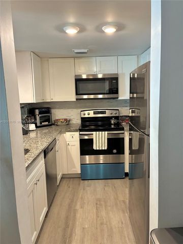 2024 Champions Way, North Lauderdale, FL 33068