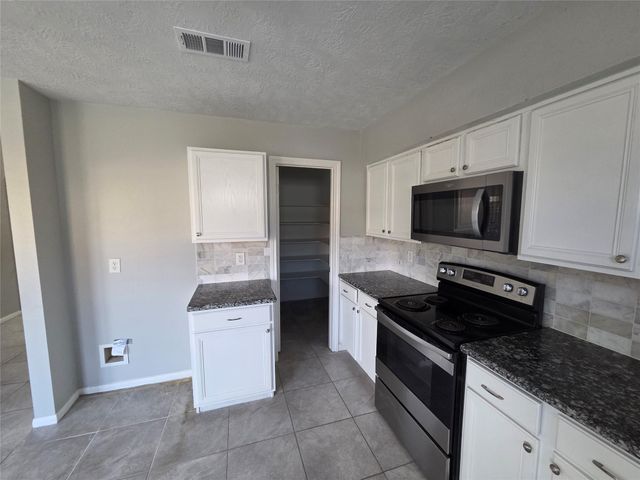 32018 Annice Lane, Pinehurst, TX 77362