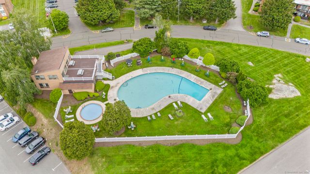 26 Balance Rock Road APT 16, Seymour, CT 06483