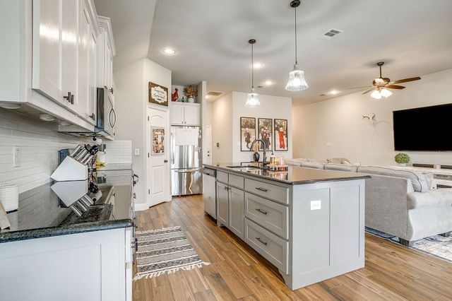 210 Harp Avenue, Godley, TX 76044