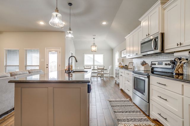 210 Harp Avenue, Godley, TX 76044