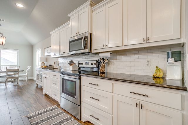 210 Harp Avenue, Godley, TX 76044