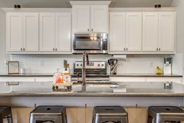 210 Harp Avenue, Godley, TX 76044