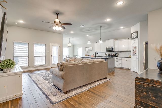 210 Harp Avenue, Godley, TX 76044