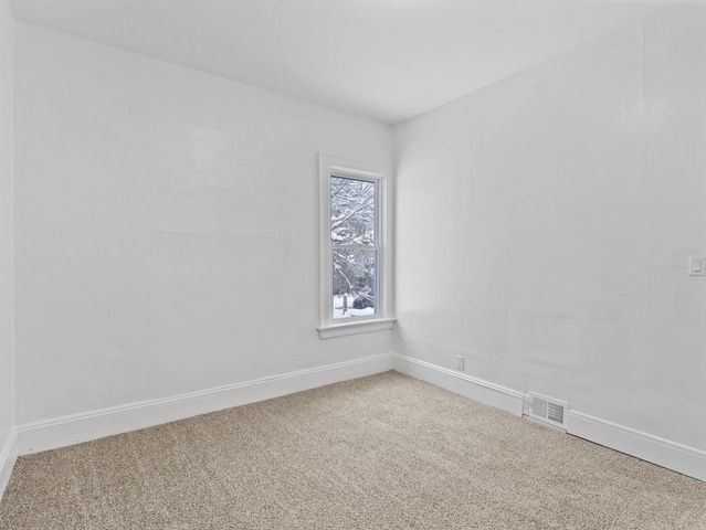 3134 N 9TH STREET, Milwaukee, WI 53206