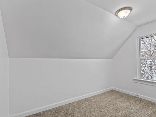 3134 N 9TH STREET, Milwaukee, WI 53206