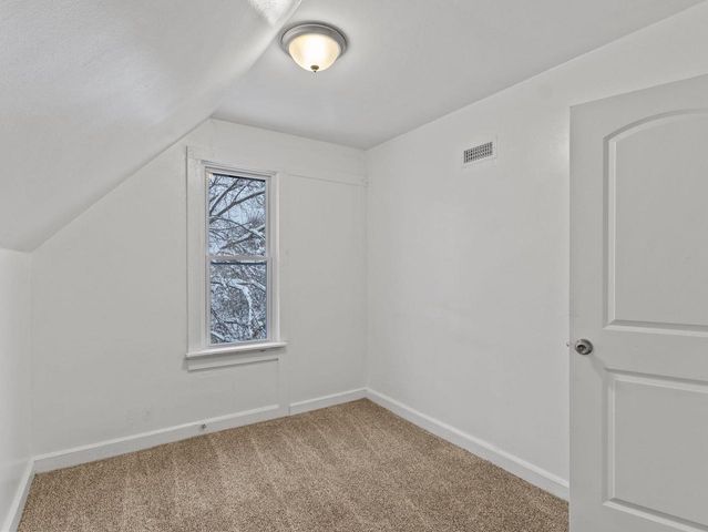 3134 N 9TH STREET, Milwaukee, WI 53206