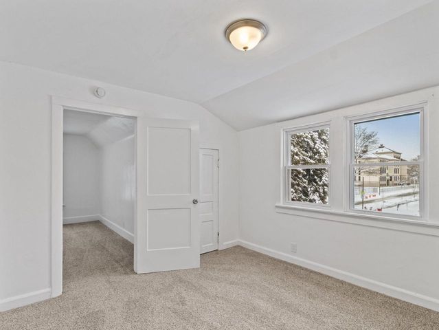 3134 N 9TH STREET, Milwaukee, WI 53206