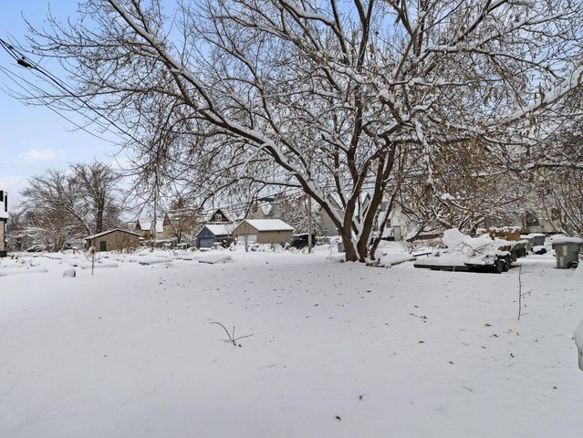 3134 N 9TH STREET, Milwaukee, WI 53206