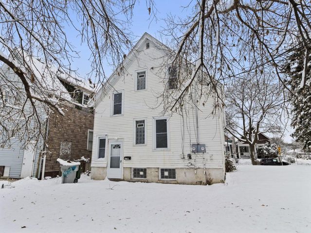 3134 N 9TH STREET, Milwaukee, WI 53206