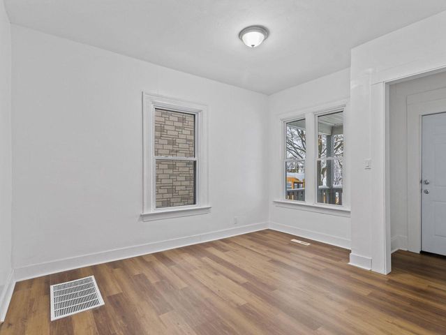 3134 N 9TH STREET, Milwaukee, WI 53206