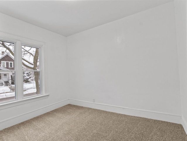 3134 N 9TH STREET, Milwaukee, WI 53206