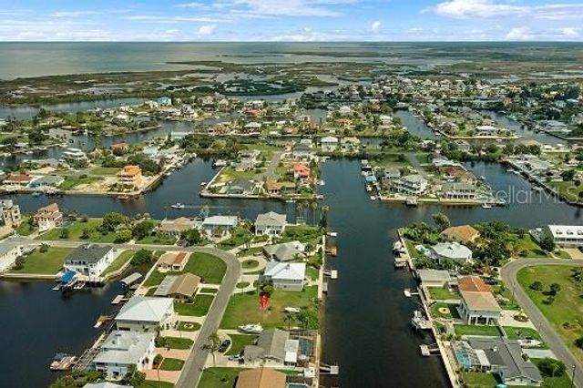 PARADISE CIRCLE, Hernando Beach, FL 34607