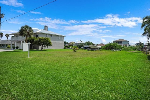 PARADISE CIRCLE, Hernando Beach, FL 34607