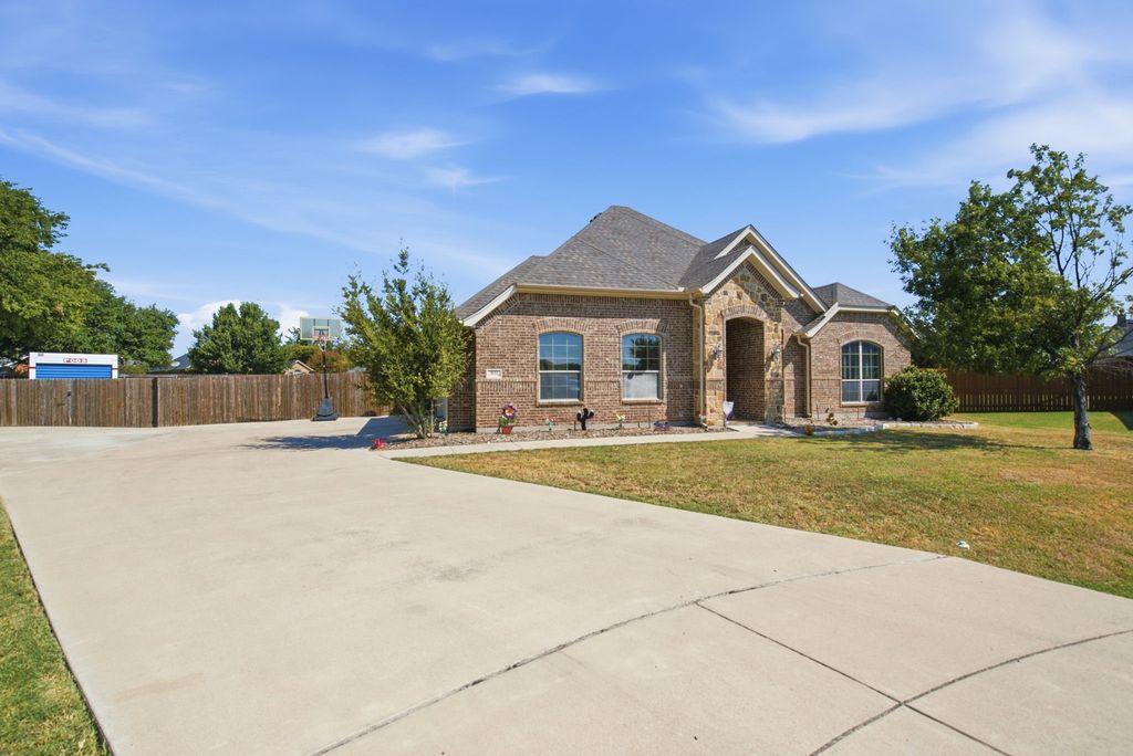 3112 White Horse Court, Granbury, TX 76049 — photo 3