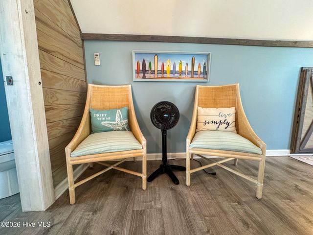 135 NE 34th Street, Oak Island, NC 28465