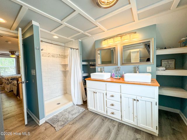 135 NE 34th Street, Oak Island, NC 28465