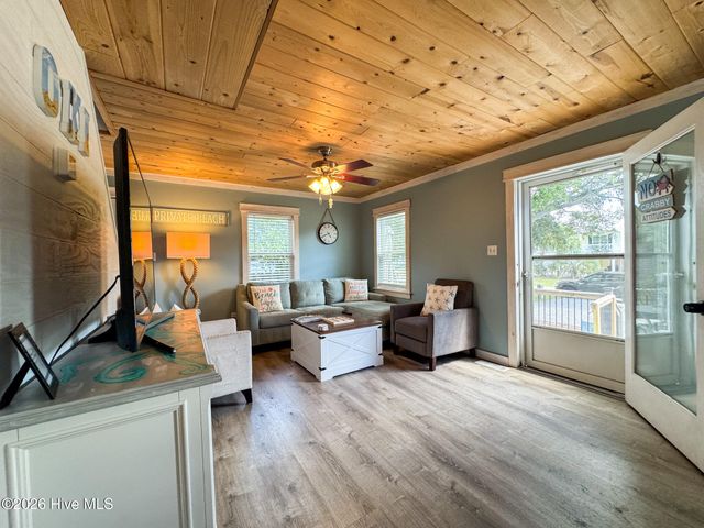 135 NE 34th Street, Oak Island, NC 28465