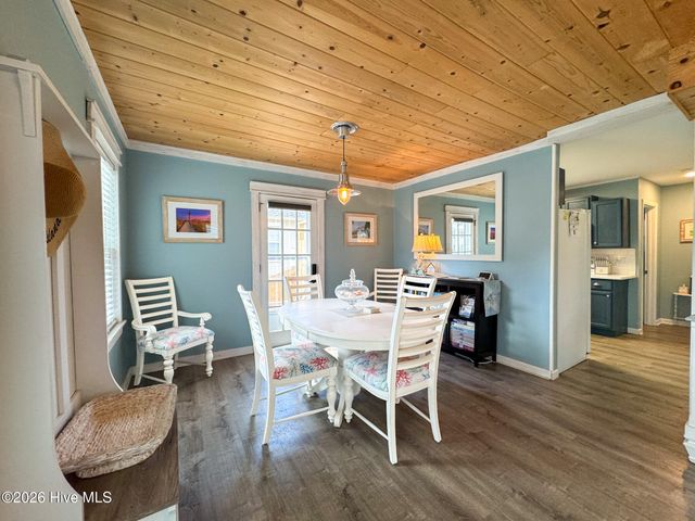 135 NE 34th Street, Oak Island, NC 28465