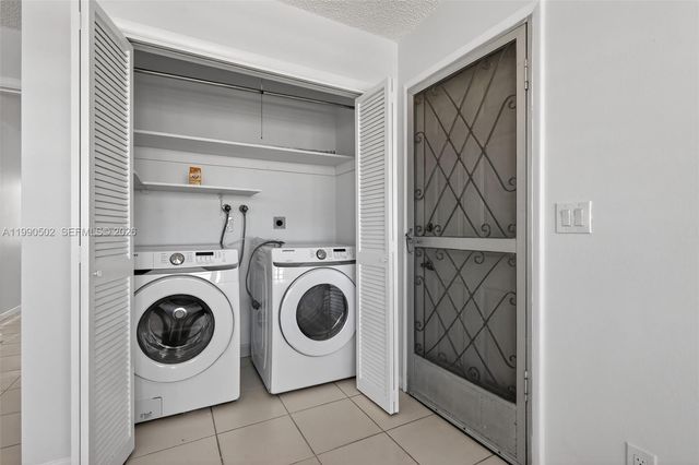 329 SE 3rd St 502T, Hallandale Beach, FL 33009